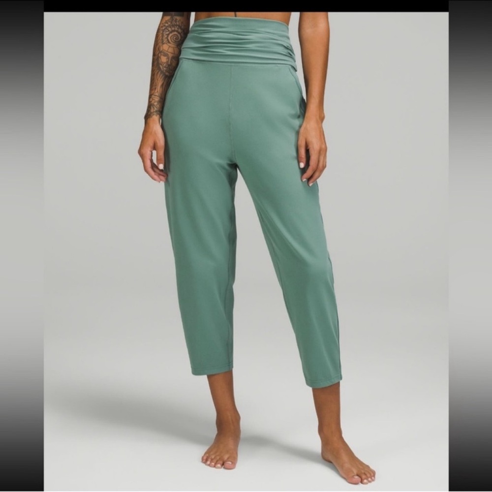 Lululemon Align Ribbed Waist Cropped Jogger Pants 10 in Tide Water Teal